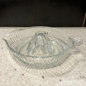 Glass Vintage Juicer Reamer (B10)